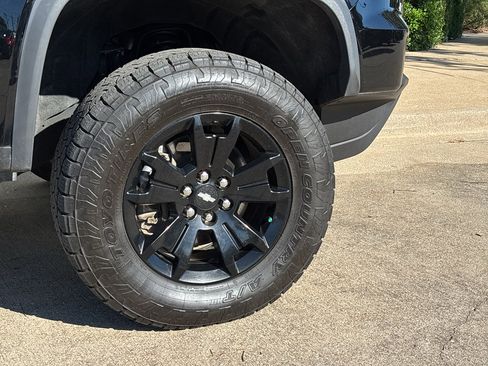 Used 2021 Chevrolet Colorado ZR2 w/ ZR2 Midnight Special Edition AWD/4WD image 9