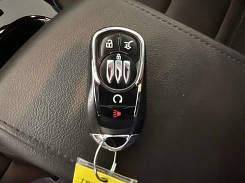 Used 2024 Buick Envista Sport Touring w/ Convenience I Package FWD image 21
