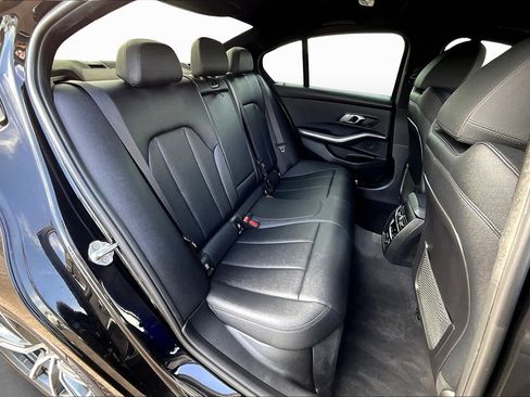 Used 2019 BMW 330i Sedan w/ Premium Package image 28