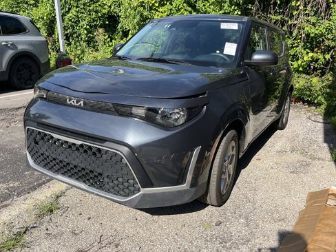 Used 2024 Kia Soul LX w/ Option Group 015 FWD image 6