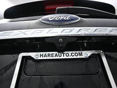 Used 2017 Ford Explorer XLT FWD image 25