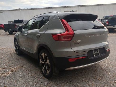 Used 2025 Volvo XC40 B5 Plus image 6