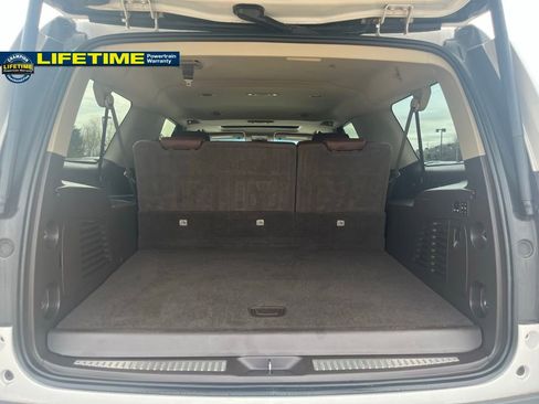 Used 2018 Chevrolet Suburban Premier image 9