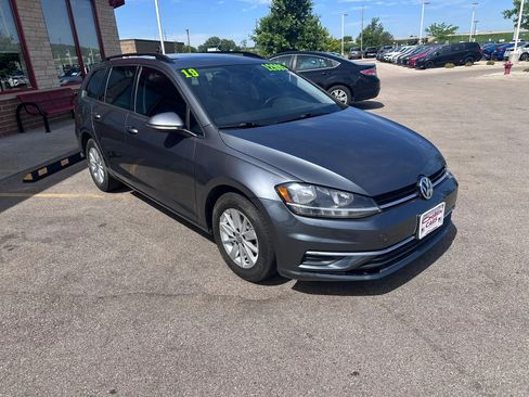 Used 2019 Volkswagen Golf S FWD image 3