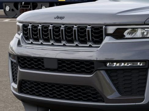 New 2026 Jeep Grand Cherokee Limited AWD/4WD image 7