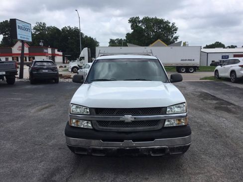 Used 2006 Chevrolet Silverado 1500 W/T RWD image 2