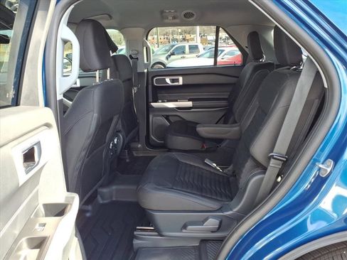 Certified 2021 Ford Explorer XLT image 6