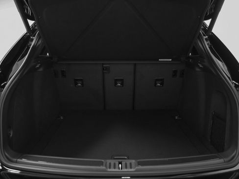 Certified 2026 Porsche Macan AWD/4WD image 21