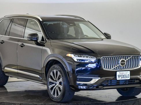 Certified 2025 Volvo XC90 B6 Plus image 5