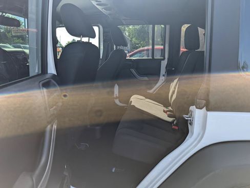 Used 2015 Jeep Wrangler Unlimited Sport w/ Quick Order Package 24S AWD/4WD image 7