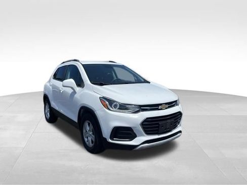 Used 2020 Chevrolet Trax LT FWD image 7