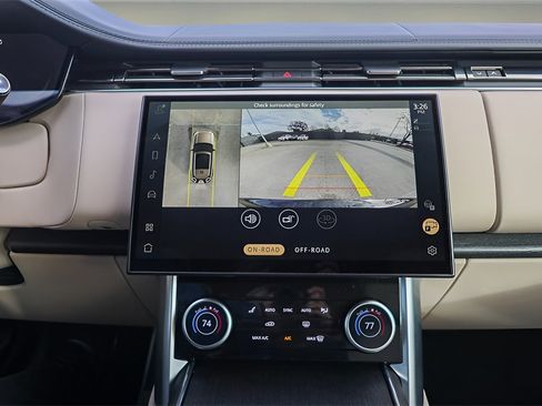 Used 2023 Land Rover Range Rover SE image 15