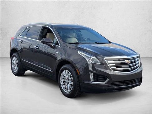 Used 2018 Cadillac XT5 FWD image 3