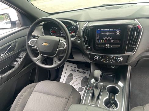 Used 2023 Chevrolet Traverse LT FWD image 21