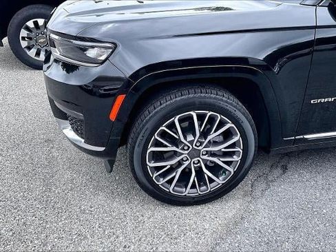 Used 2025 Jeep Grand Cherokee L Summit AWD/4WD image 4