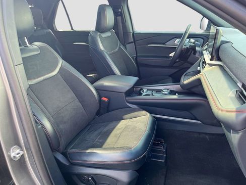 Used 2025 Ford Explorer ST image 32