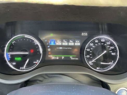 Used 2022 Toyota Sienna Limited image 24