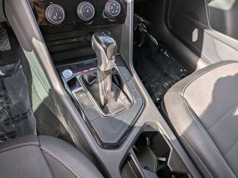 Certified 2023 Volkswagen Taos SE FWD image 23
