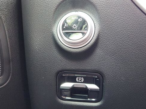 Used 2025 Mercedes-Benz C 300 Sedan image 15