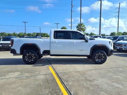 Used 2026 GMC Sierra 2500 AT4X AWD/4WD image 8