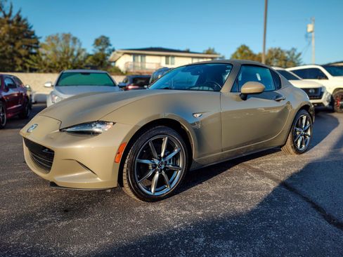 Used 2023 MAZDA MX-5 Miata Grand Touring w/ Weather Package image 39