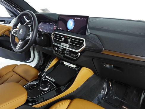 Used 2025 BMW X4 M40i w/ Premium Package image 13