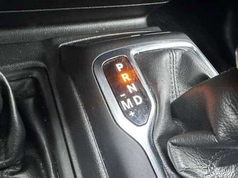 Used 2022 Jeep Wrangler Sport S image 19