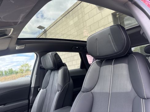 Used 2025 Cadillac Optiq Sport 2 w/ LPO, Floor Liner Package AWD/4WD image 26