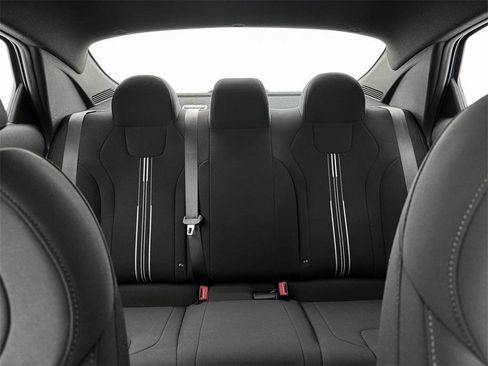 Used 2025 Hyundai Elantra Sport image 16