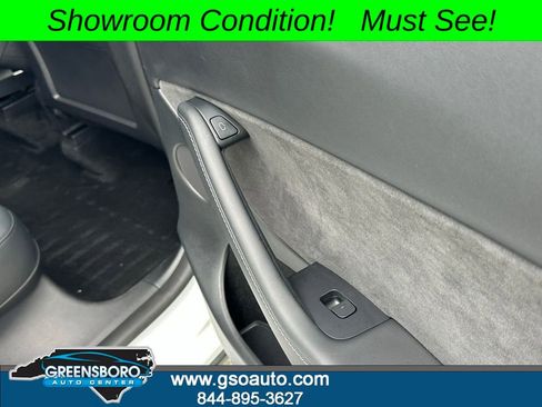 Used 2022 Tesla Model Y Performance AWD/4WD image 23