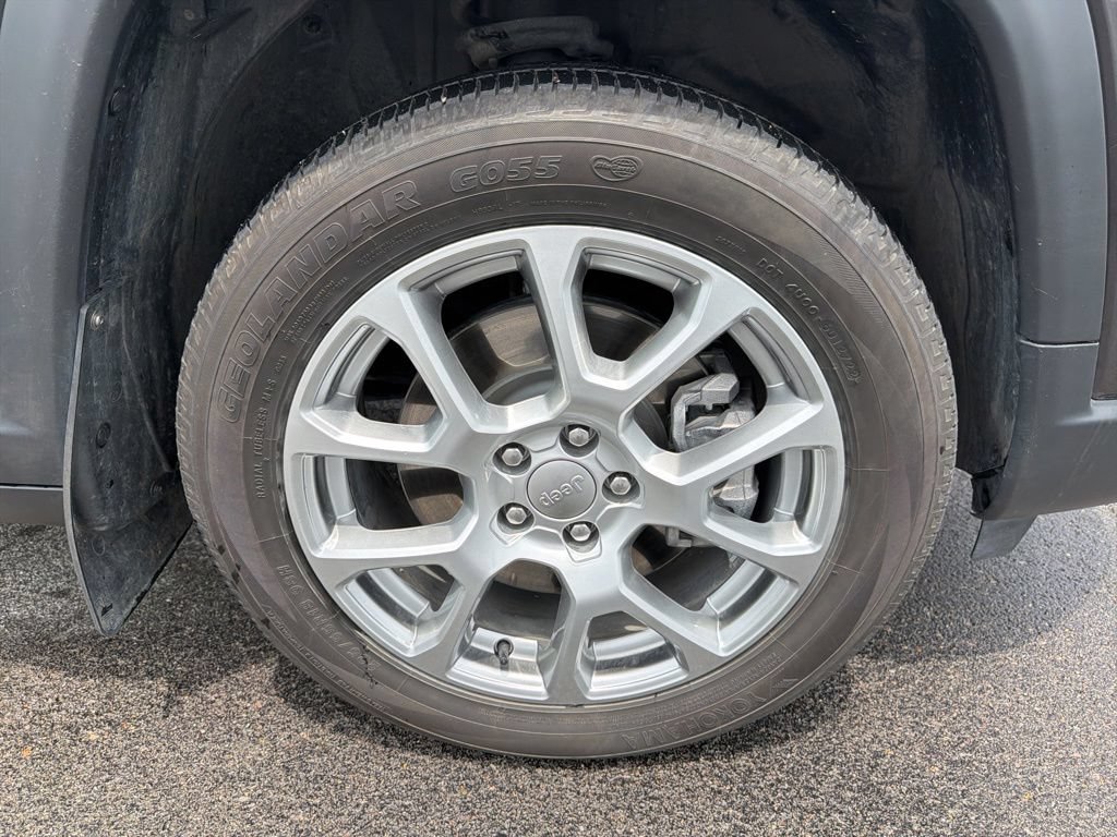 Used 2023 Jeep Compass Latitude AWD/4WD image 9