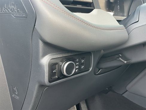 Certified 2025 Ford Explorer Active image 23