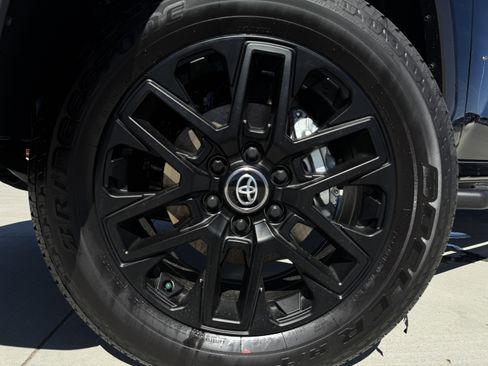 New 2026 Toyota Tundra Limited AWD/4WD image 9