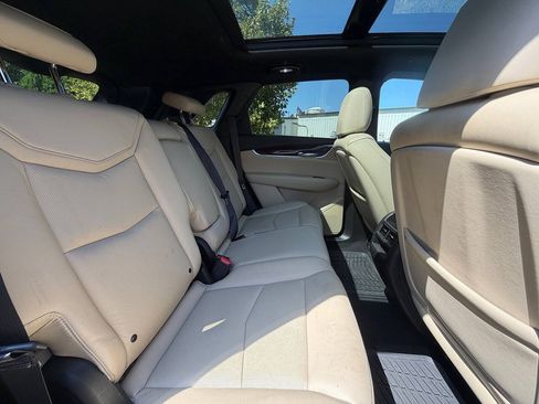 Used 2017 Cadillac XT5 Luxury w/ Driver Awareness Package FWD image 18