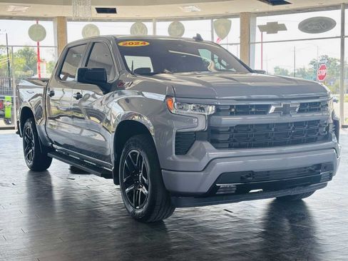 Used 2024 Chevrolet Silverado 1500 RST w/ Z71 Off-Road Package AWD/4WD image 4