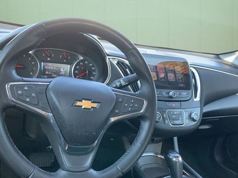 Used 2018 Chevrolet Malibu LT image 24