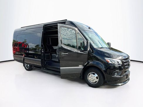Used 2023 Mercedes-Benz Sprinter 3500 image 43