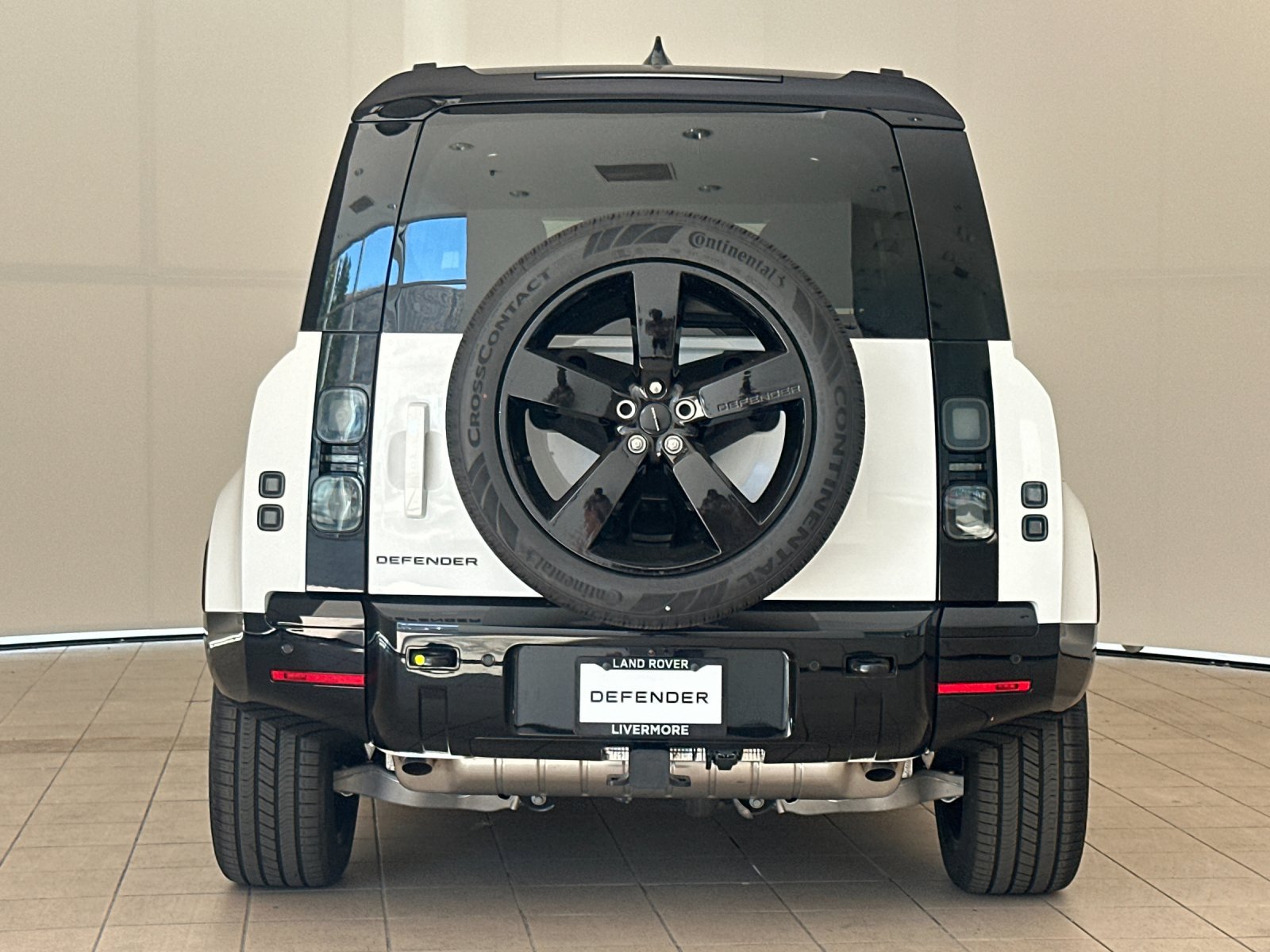New 2026 Land Rover Defender 110 X-Dynamic SE AWD/4WD image 5
