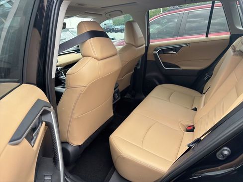Used 2025 Toyota RAV4 XLE Premium FWD image 8