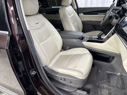 Used 2020 Cadillac XT6 Premium Luxury w/ LPO, Floor Liner Package image 33