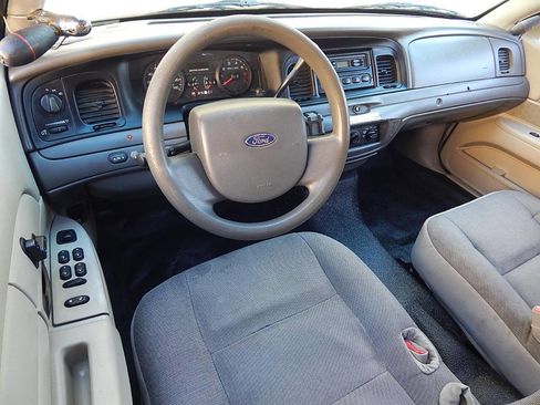 Used 2007 Ford Crown Victoria Police Interceptor image 12