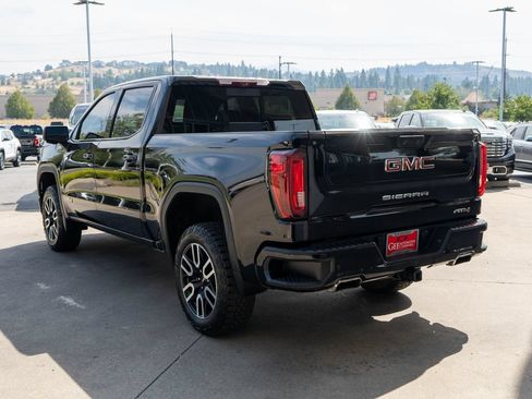 Used 2022 GMC Sierra 1500 AT4 w/ AT4 Premium Package AWD/4WD image 5