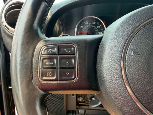 Used 2013 Jeep Wrangler Unlimited Rubicon w/ Dual Top Group AWD/4WD image 20