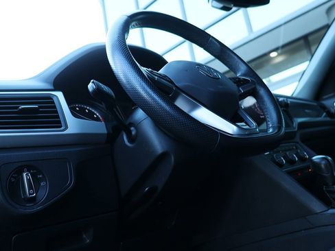 Used 2021 Volkswagen Atlas Cross Sport SE w/ Panoramic Sunroof Package AWD/4WD image 41