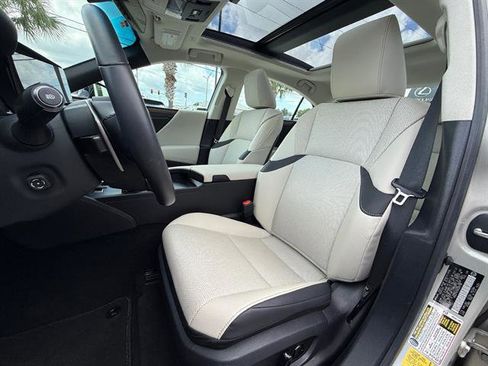 Used 2025 Lexus ES 350 w/ Premium Package FWD image 11