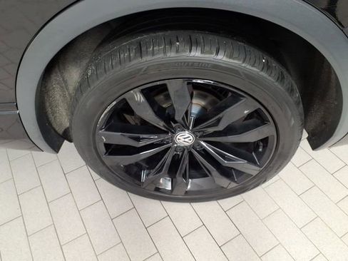 Used 2021 Volkswagen Tiguan SE R-Line w/ 3rd Row Seat Package image 8