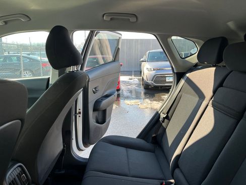 Used 2025 Hyundai Kona SEL image 40