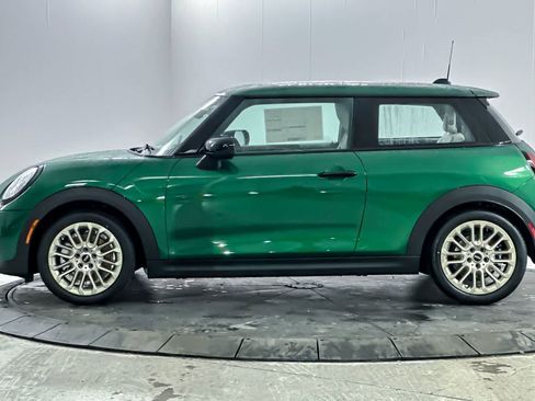 Used 2025 MINI Cooper 2-Door Hardtop image 5