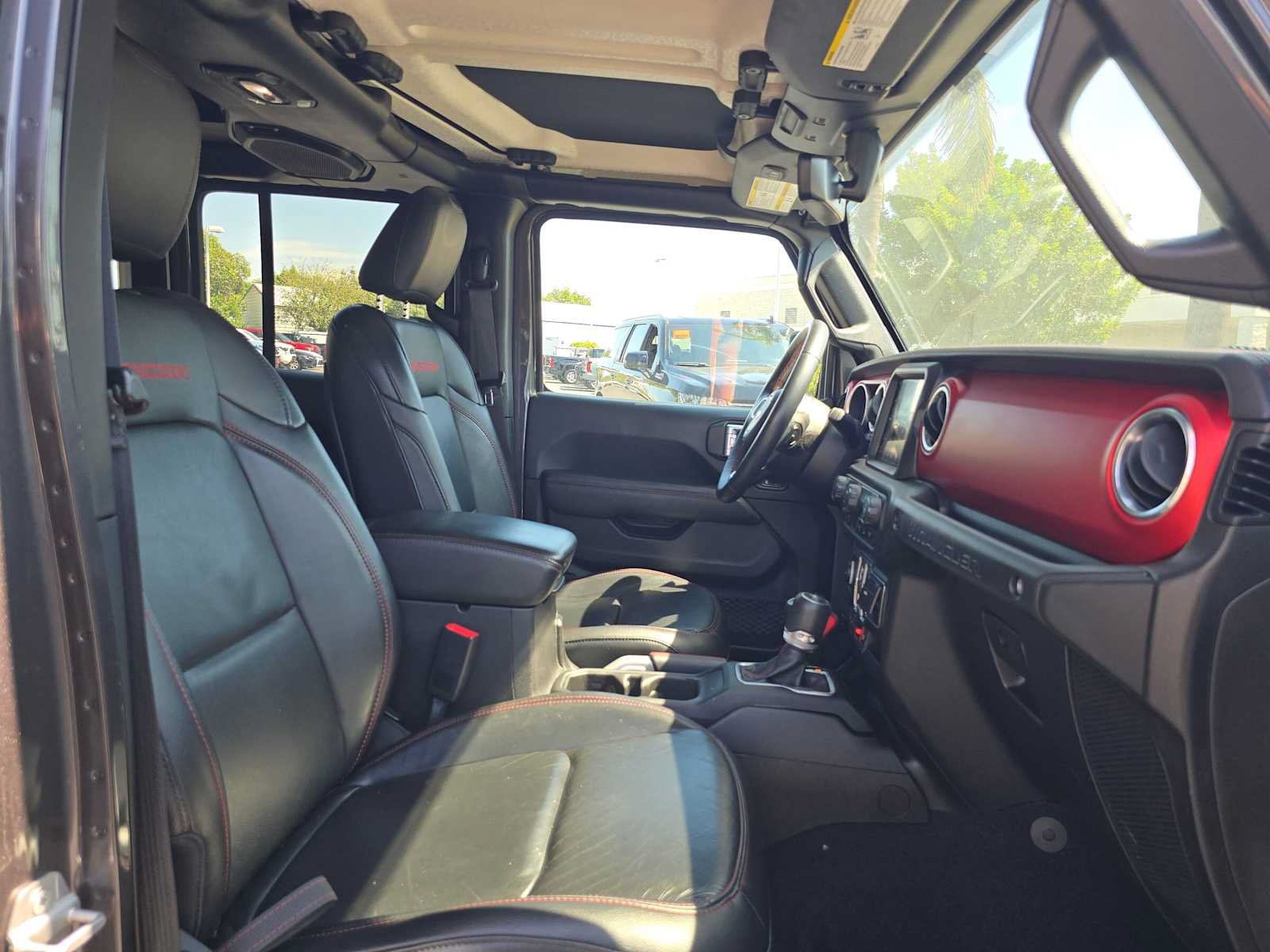 Used 2018 Jeep Wrangler Unlimited Rubicon AWD/4WD image 10
