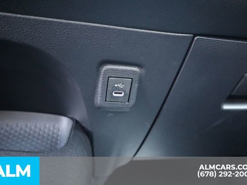 Used 2025 Toyota Corolla LE image 30